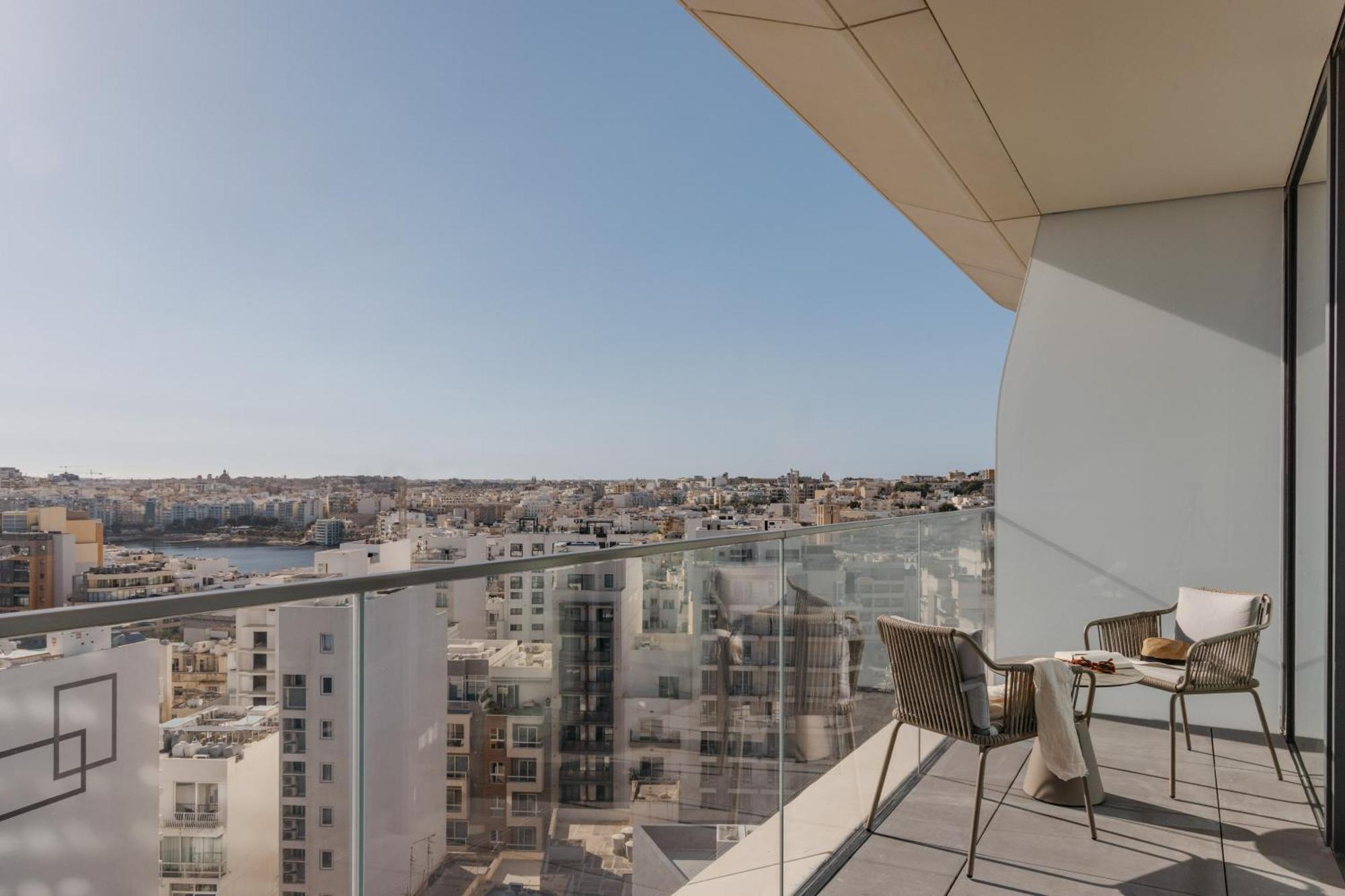 Me Malta By Melia Hotel Saint Julian's Ngoại thất bức ảnh