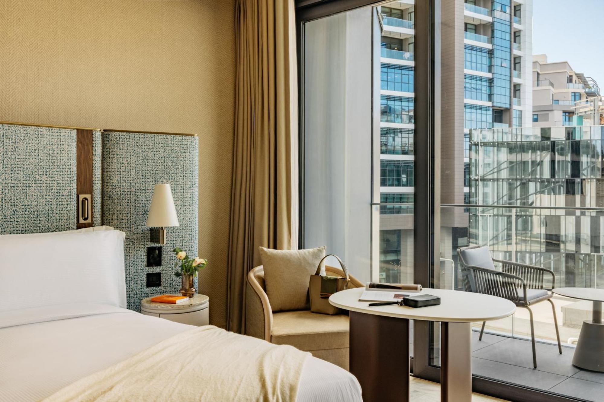 Me Malta By Melia Hotel Saint Julian's Ngoại thất bức ảnh