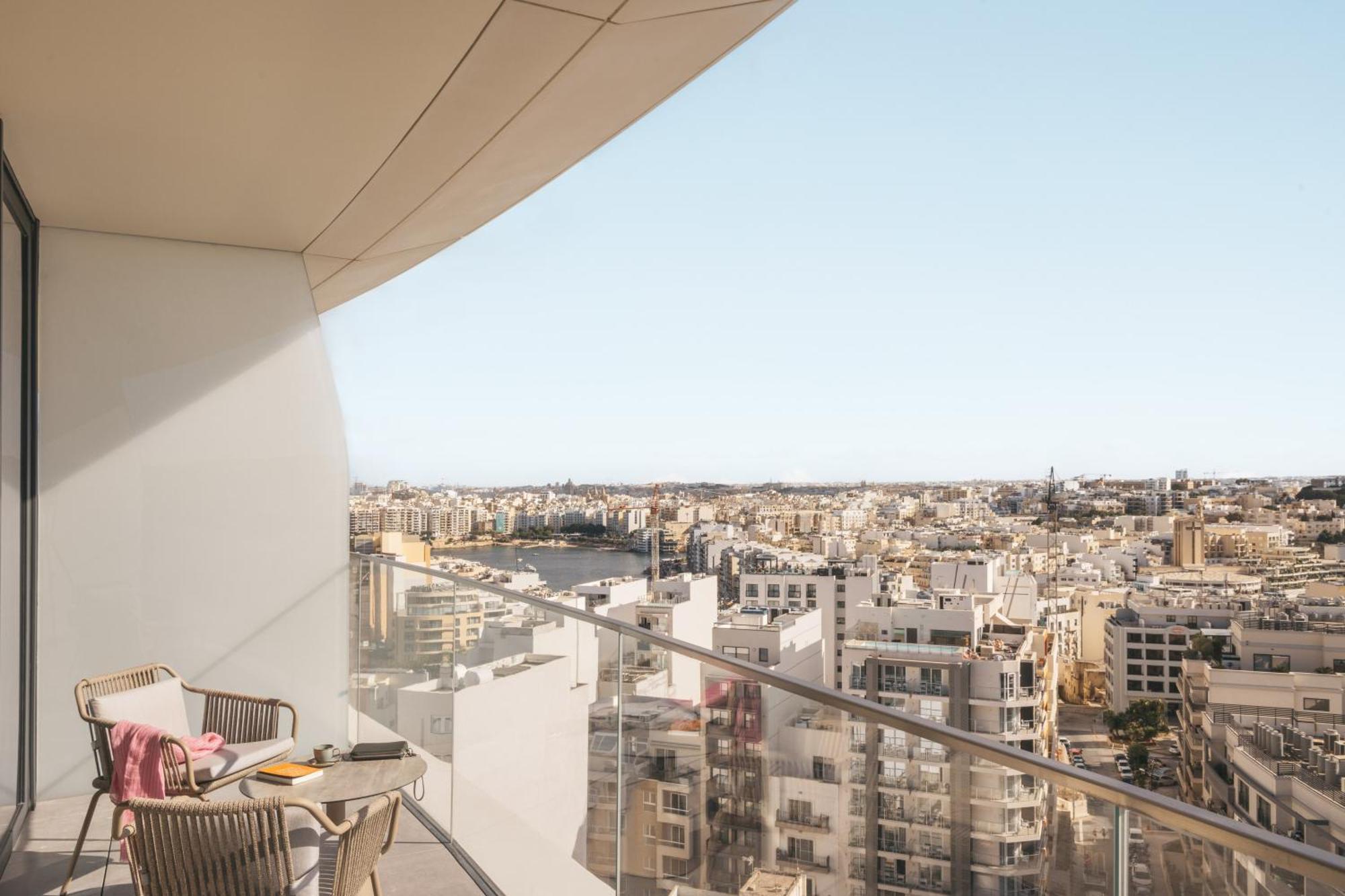 Me Malta By Melia Hotel Saint Julian's Ngoại thất bức ảnh